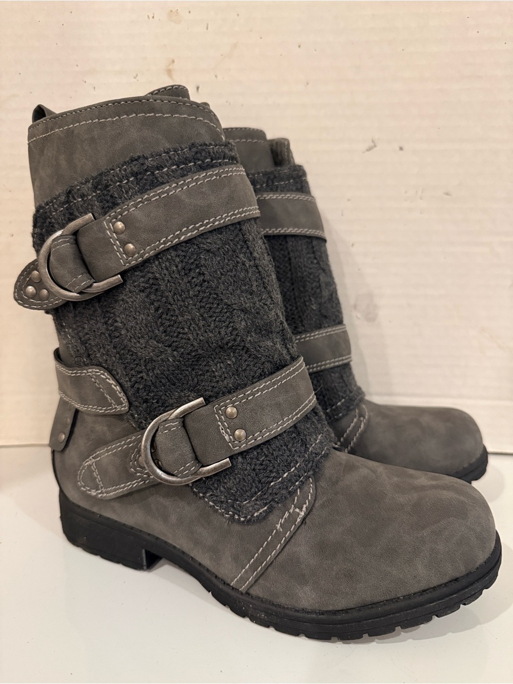 Nw/oT - Sugar - Gray Knit-Panel Mid-Calf Buckle Boots (sz 7)